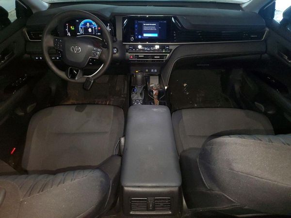 2025 TOYOTA CAMRY