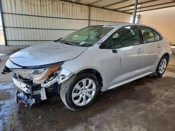 2021 TOYOTA COROLLA LE — Front 3/4