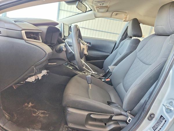 2021 TOYOTA COROLLA LE — DENT