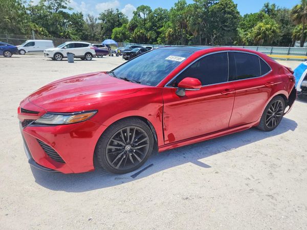 2019 TOYOTA CAMRY XSE