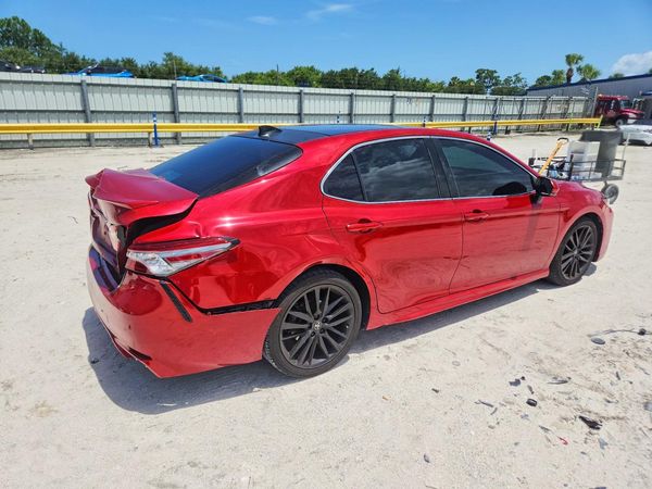2019 TOYOTA CAMRY XSE