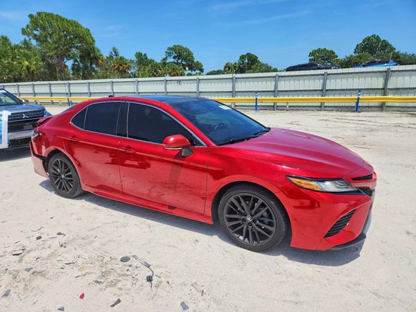 2019 TOYOTA CAMRY XSE