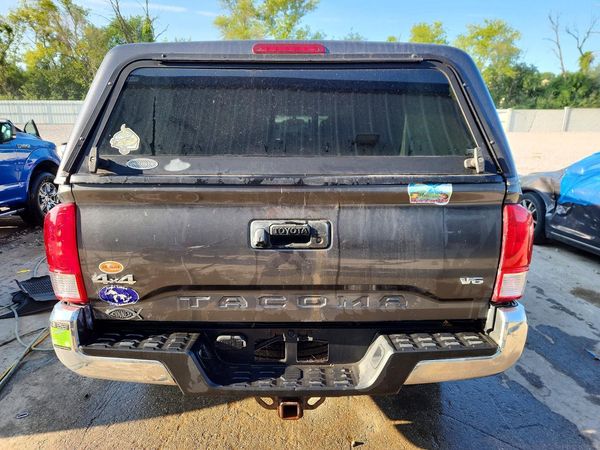 2016 TOYOTA TACOMA