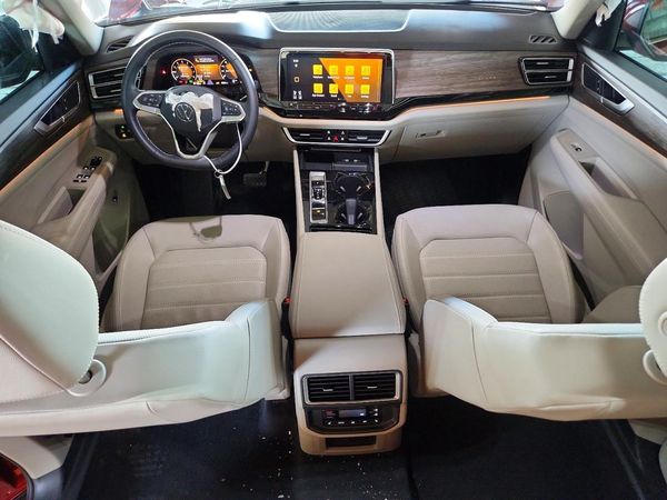 2024 VOLKSWAGEN ATLAS 4Motion SEL