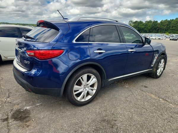2015 INFINITI QX70