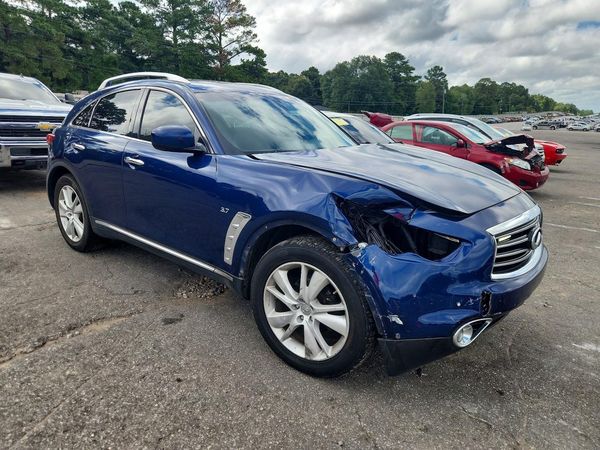 2015 INFINITI QX70