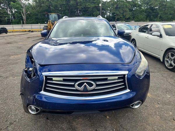 2015 INFINITI QX70