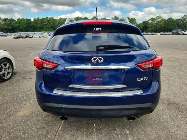 2015 INFINITI QX70