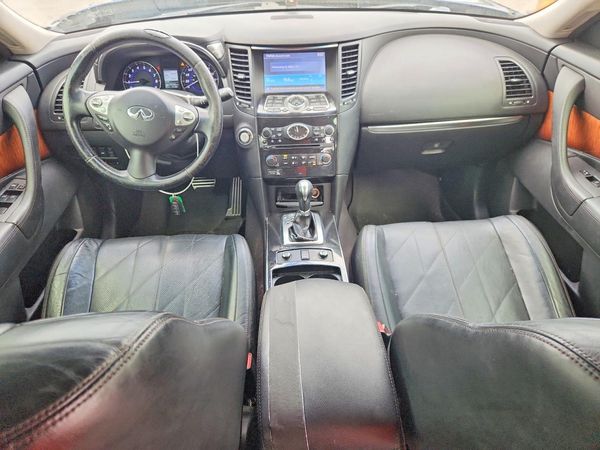 2015 INFINITI QX70