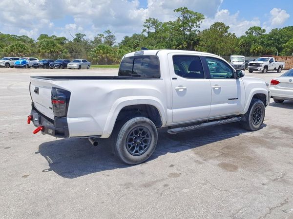 2022 TOYOTA TACOMA SR5