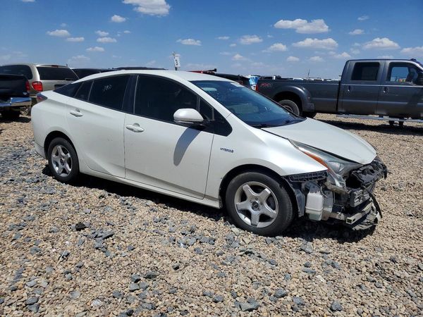 2016 TOYOTA PRIUS