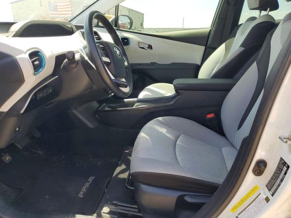 2016 TOYOTA PRIUS