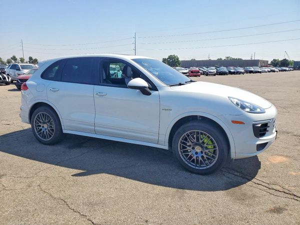 2015 PORSCHE CAYENNE E-Hybrid