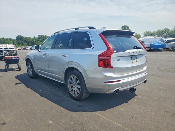 2018 VOLVO XC90 Momentum