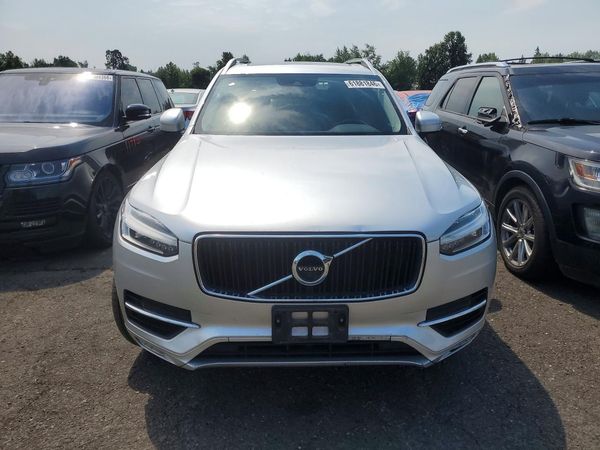 2018 VOLVO XC90 Momentum