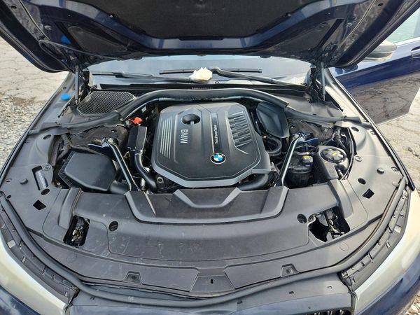 2016 BMW 740