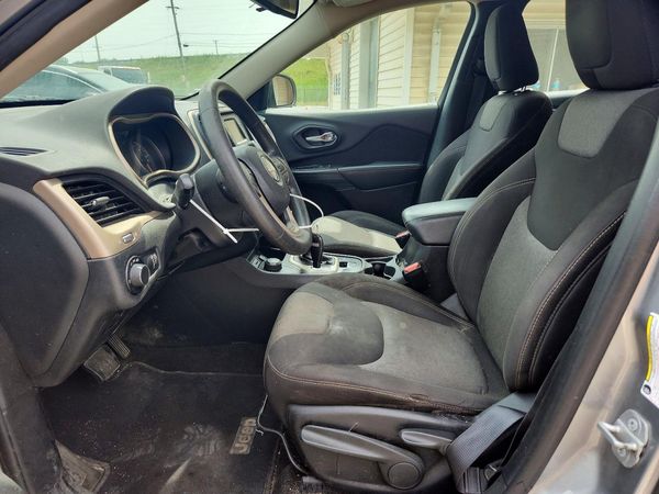 2016 JEEP CHEROKEE SPORT 4X4