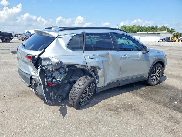 2022 TOYOTA COROLLA CROSS XLE