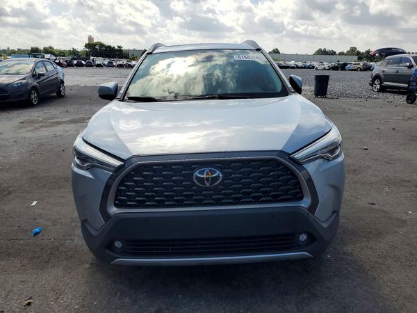 2022 TOYOTA COROLLA CROSS XLE