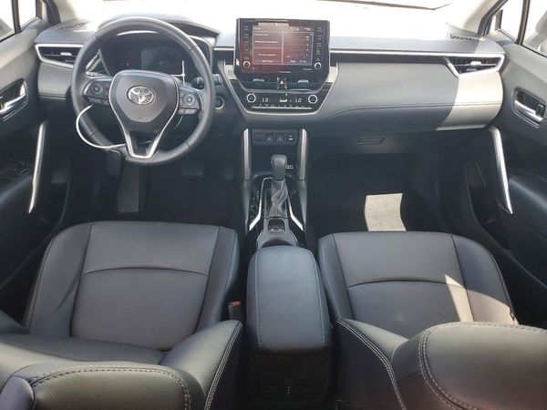 2022 TOYOTA COROLLA CROSS XLE