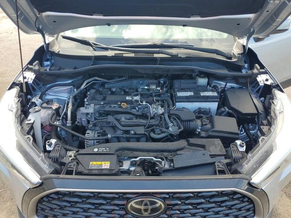 2022 TOYOTA COROLLA CROSS XLE