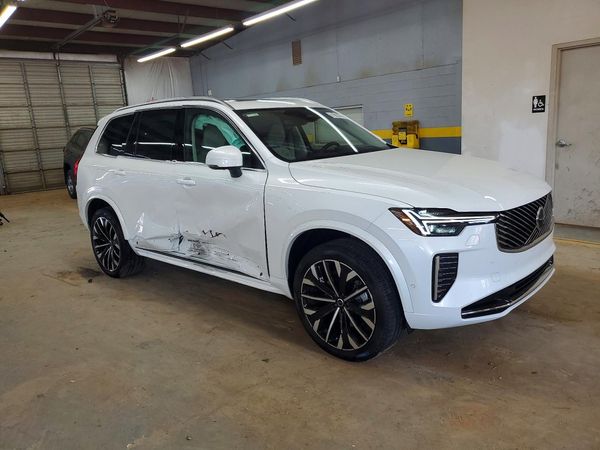 2026 VOLVO XC90 Ultra Bright