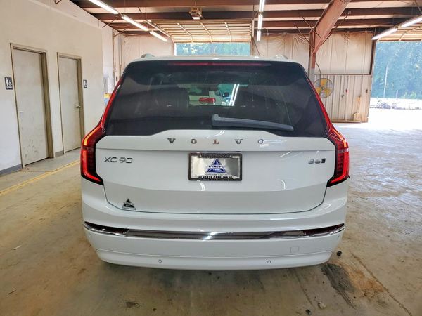 2026 VOLVO XC90 Ultra Bright