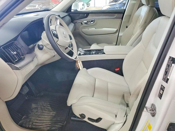 2026 VOLVO XC90 Ultra Bright