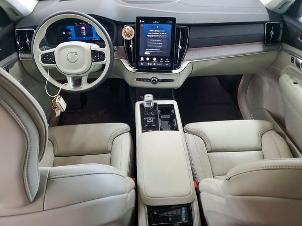 2026 VOLVO XC90 Ultra Bright