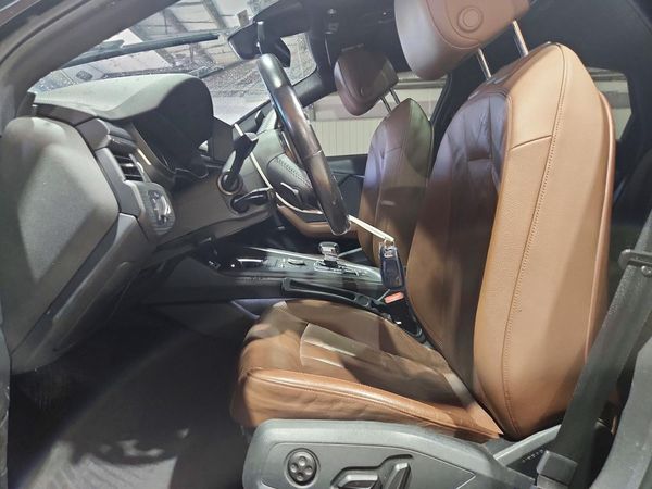 2017 AUDI A4 quattro Premium