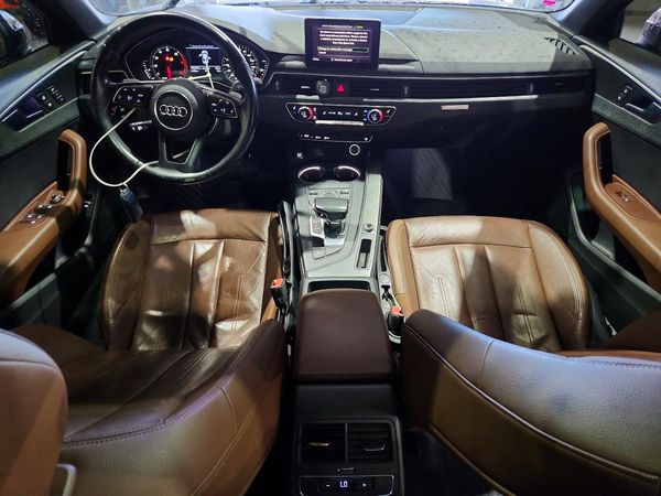 2017 AUDI A4 quattro Premium