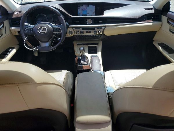 2016 LEXUS ES