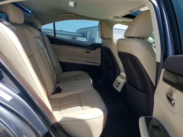 2016 LEXUS ES