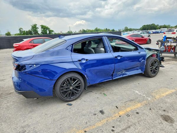 2026 TOYOTA CAMRY