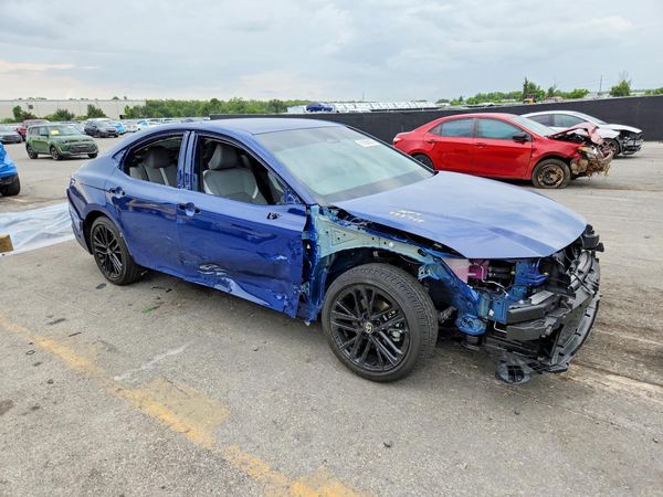 2026 TOYOTA CAMRY