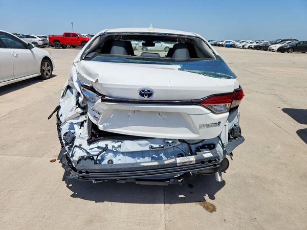 2021 TOYOTA COROLLA
