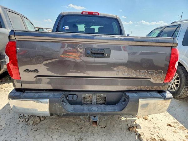 2018 TOYOTA TUNDRA SR5
