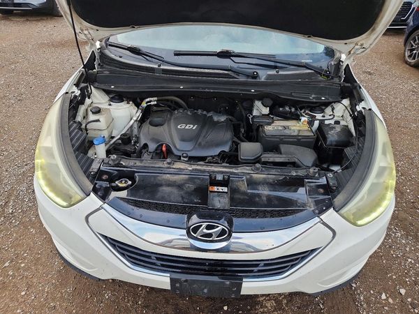 2015 HYUNDAI TUCSON GLS (Middle)