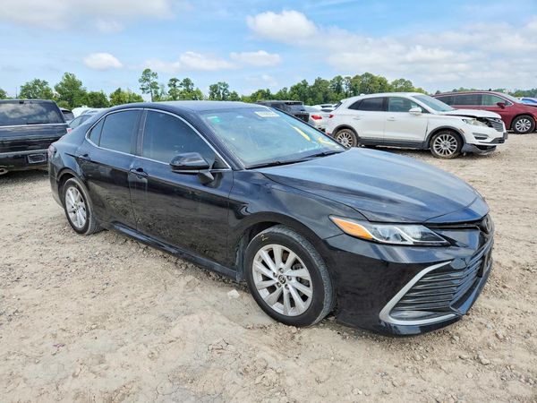 2022 TOYOTA CAMRY LE — Passenger 3/4