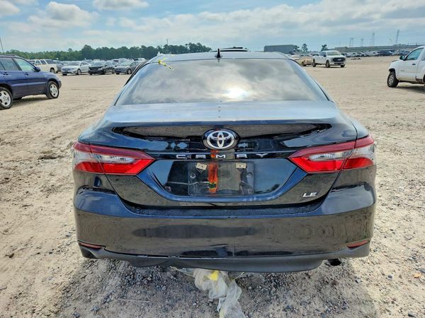 2022 TOYOTA CAMRY LE — DIRR