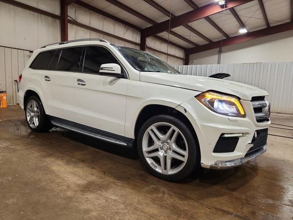 2015 MERCEDES-BENZ GL GL550 4MATIC