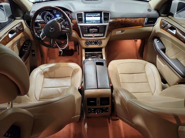 2015 MERCEDES-BENZ GL GL550 4MATIC