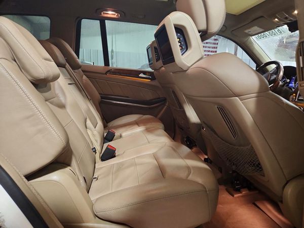 2015 MERCEDES-BENZ GL GL550 4MATIC