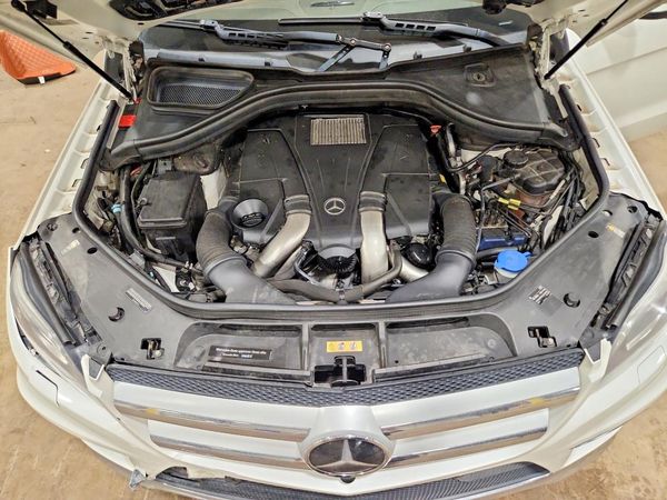 2015 MERCEDES-BENZ GL GL550 4MATIC