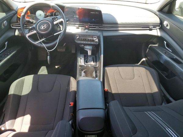 2024 HYUNDAI ELANTRA SEL w/ Convenience Pkg