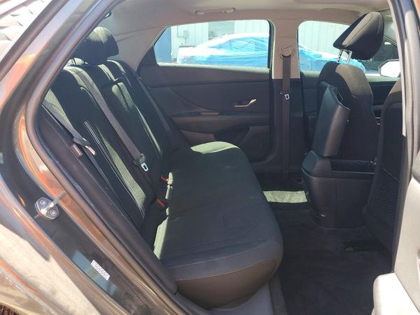 2024 HYUNDAI ELANTRA SEL w/ Convenience Pkg