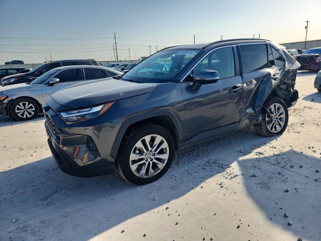 2022 TOYOTA RAV4 XLE Premium