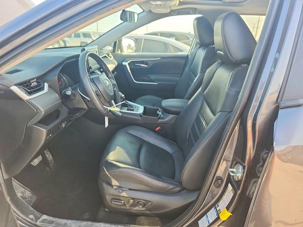 2022 TOYOTA RAV4 XLE Premium