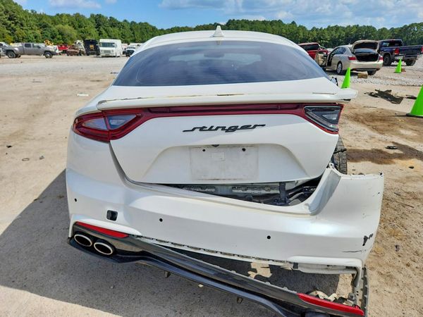 2019 KIA STINGER