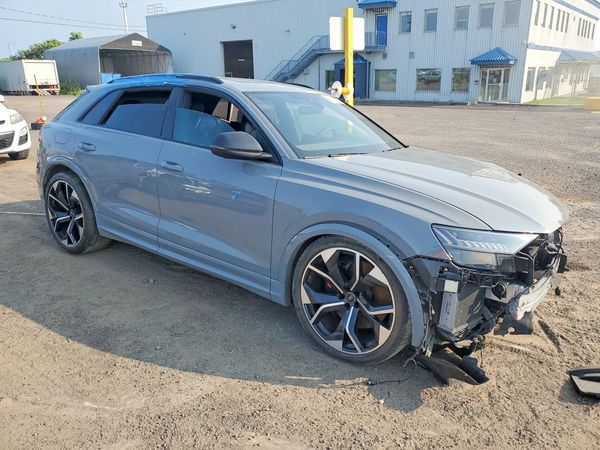 2023 AUDI RS Q8
